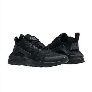 Women’s AIR HUARACHE RUN ULTRA